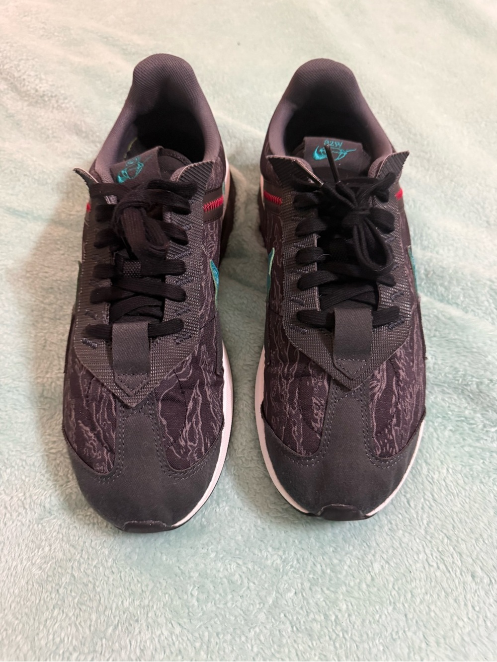 Nike Air Max Pre-Day SE “fresh water’s” sneakers in men’s Size 11.5